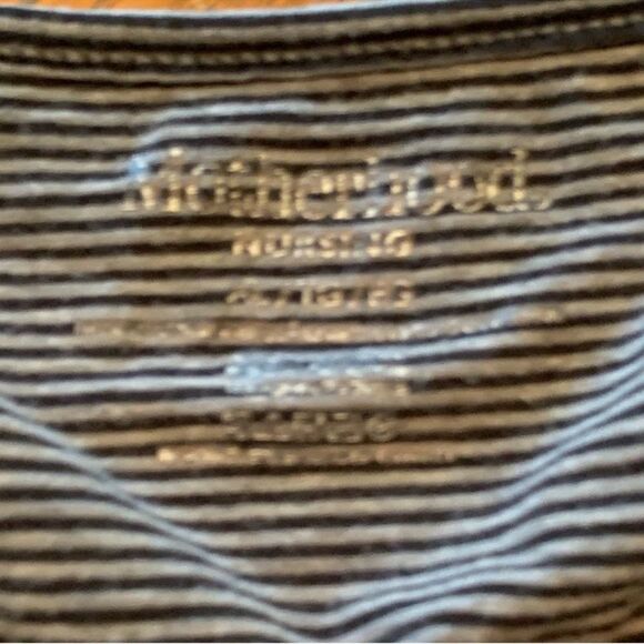 Motherhood Nursing Top Black & White Stripe & Ho Mamma Cargo Capri White L. Set. - Picture 5 of 13